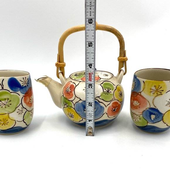 Vintage Ceramic Teapot and Two Tea Cups Floral
Colorful. - Picture 2 of 13